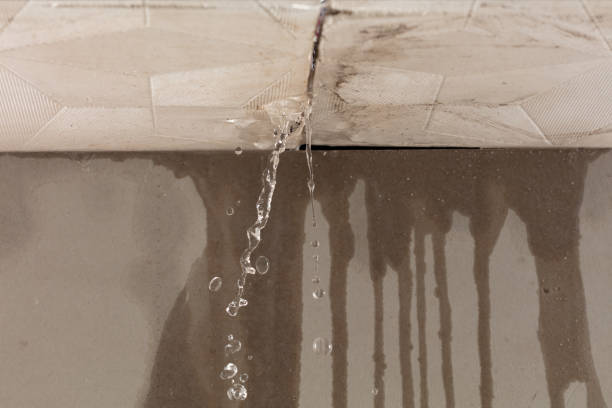 Professional Sewage Cleanup technician working in Duquesne, MO